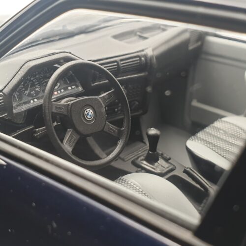 1:18 BMW E30 325i