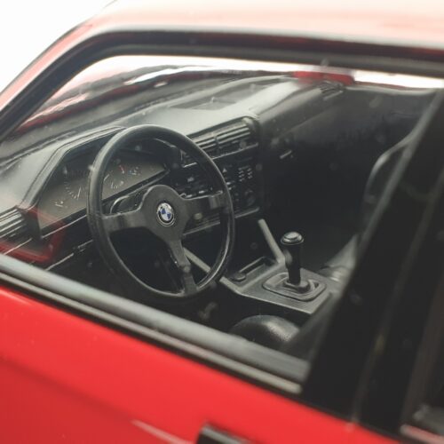 1:18 BMW E30 325i